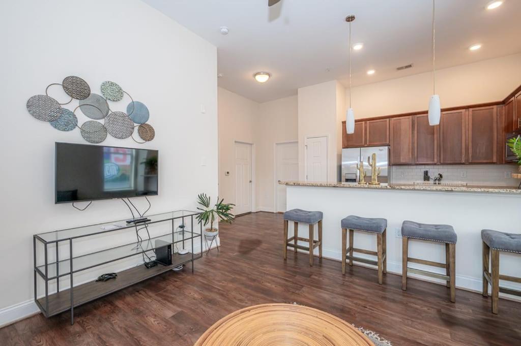 שרלוט Laid Back 1Br W Comfy Living Room And Bar מראה חיצוני תמונה